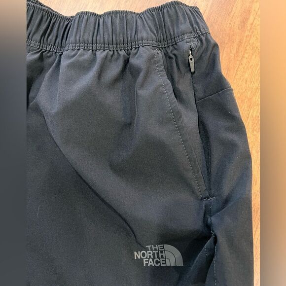 The North Face Women’s Black Athletic Running Shorts Elastic Waist Pockets Sz S - Picture 4 of 8